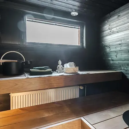 Kingwest - Free Parking, Sauna, 5br & New Ac Appartement