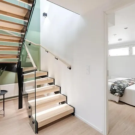 Kingwest - Free Parking, Sauna, 5br & New Ac