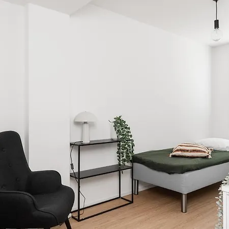 Kingwest - Free Parking, Sauna, 5br & New Ac Tampere