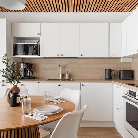 Kingwest - Free Parking, Sauna, 5br & New Ac Apartment Tampere