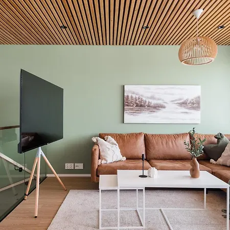 Kingwest - Free Parking, Sauna, 5br & New Ac * Tampere