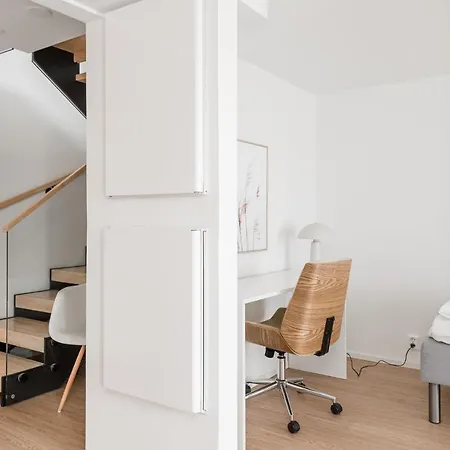 Kingwest - Free Parking, Sauna, 5br & New Ac Appartement *