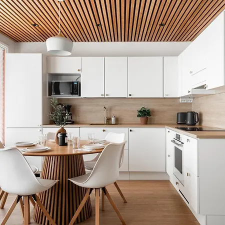 Kingwest - Free Parking, Sauna, 5br & New Ac Tampere