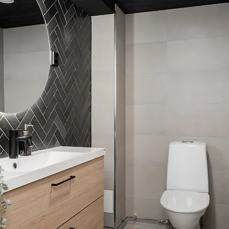 Kingwest - Free Parking, Sauna, 5br & New Ac