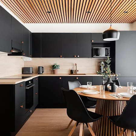 Kingwest - Free Parking, Sauna, 5br & New Ac