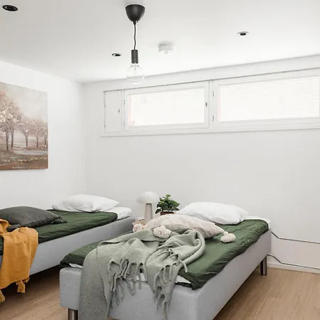 Kingwest - Free Parking, Sauna, 5br & New Ac * Tampere