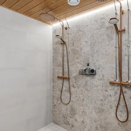 Kingwest - Free Parking, Sauna, 5br & New Ac *