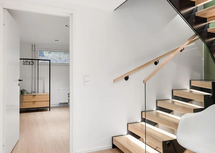 Kingwest - Free Parking, Sauna, 5br & New Ac * Tampere