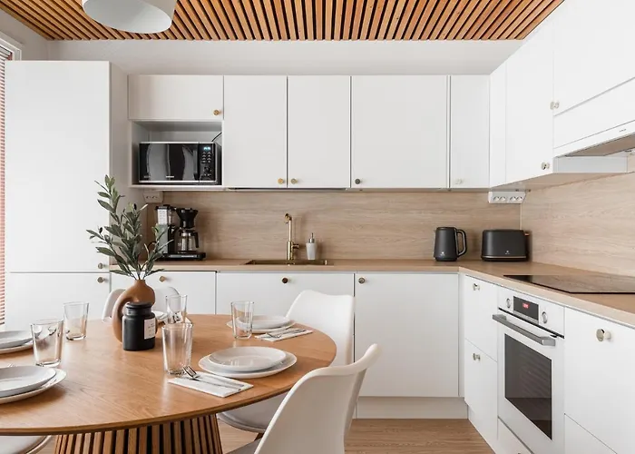 Kingwest - Free Parking, Sauna, 5br & New Ac Apartamento Tampere