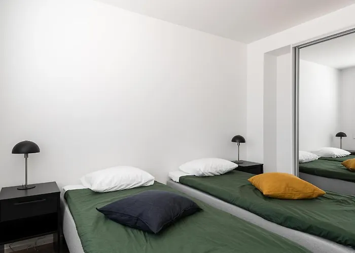 Kingwest - Free Parking, Sauna, 5br & New Ac Apartamento