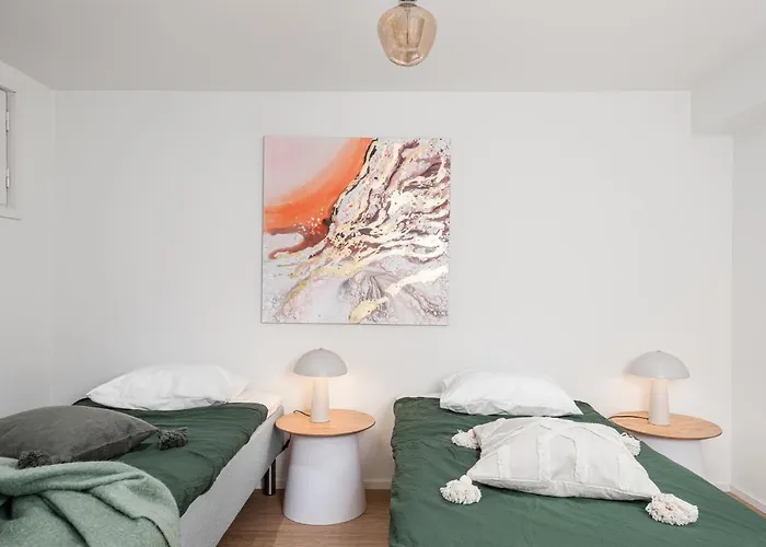 Apartamento Kingwest - Free Parking, Sauna, 5br & New Ac