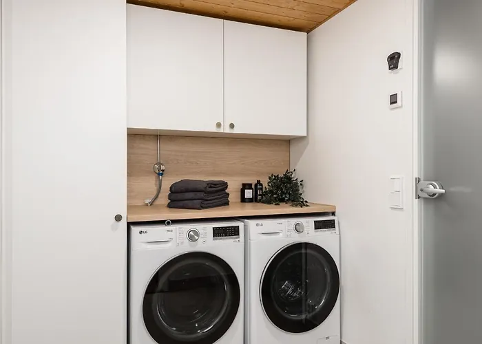 Kingwest - Free Parking, Sauna, 5br & New Ac *