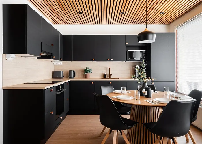 Kingwest - Free Parking, Sauna, 5br & New Ac