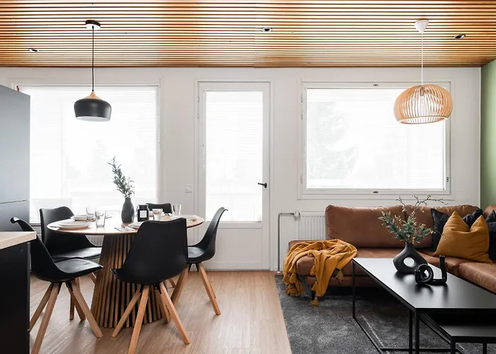 Kingwest - Free Parking, Sauna, 5br & New Ac